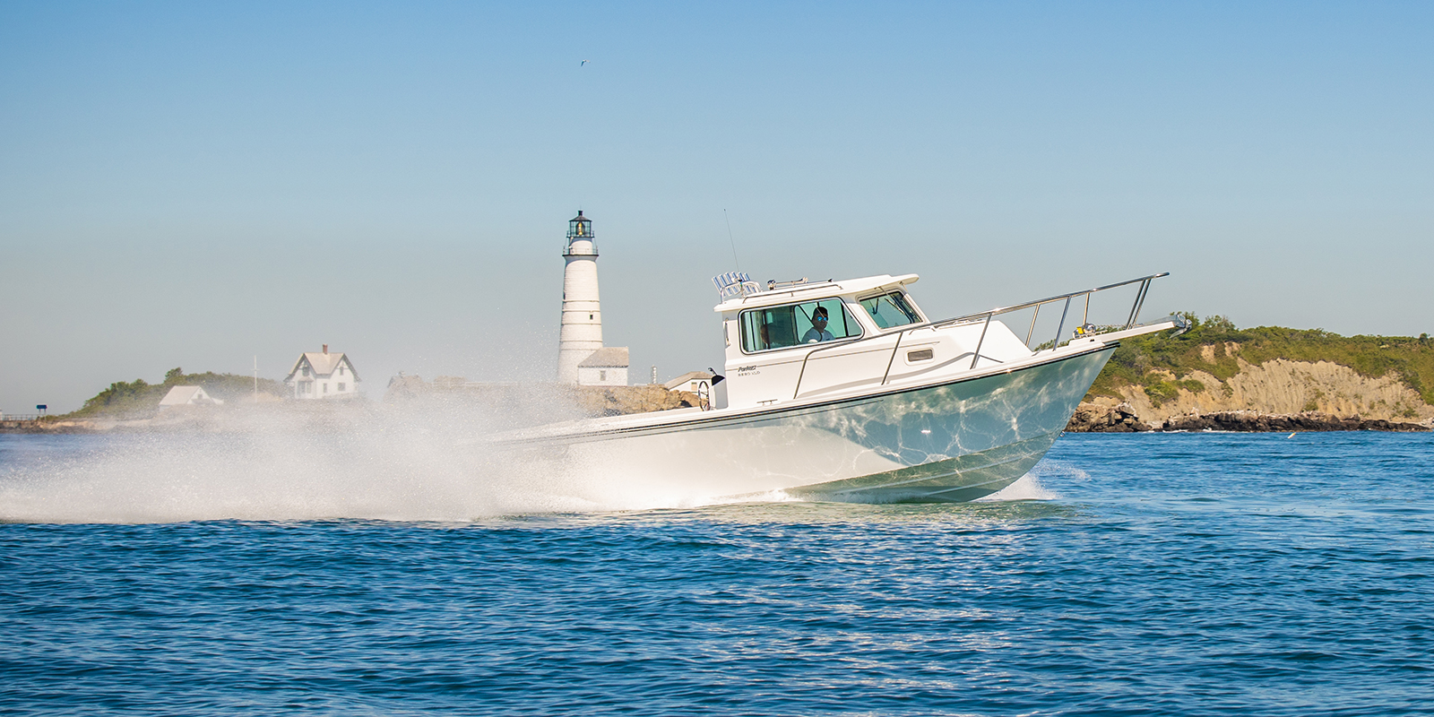 2520 XLD Sport Cabin Action Shot 1