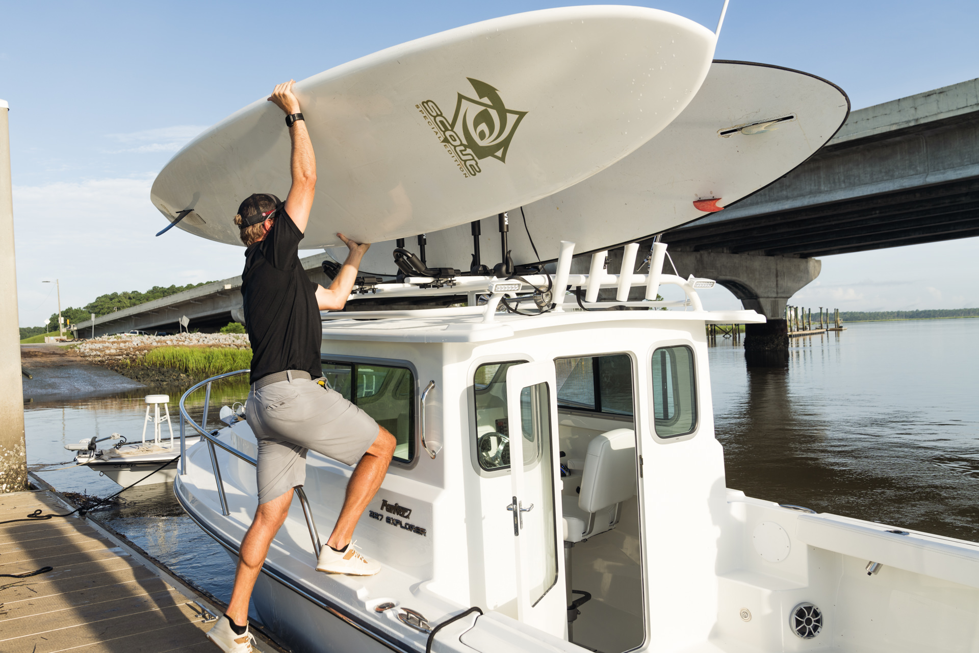Parker Boats 227 Explorer Exterior 19