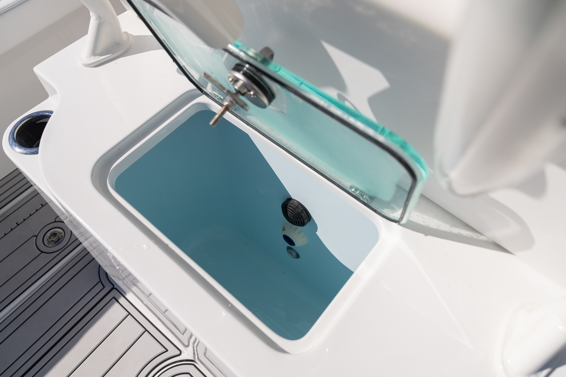 Parker Boats 254 Fathom Interior 11