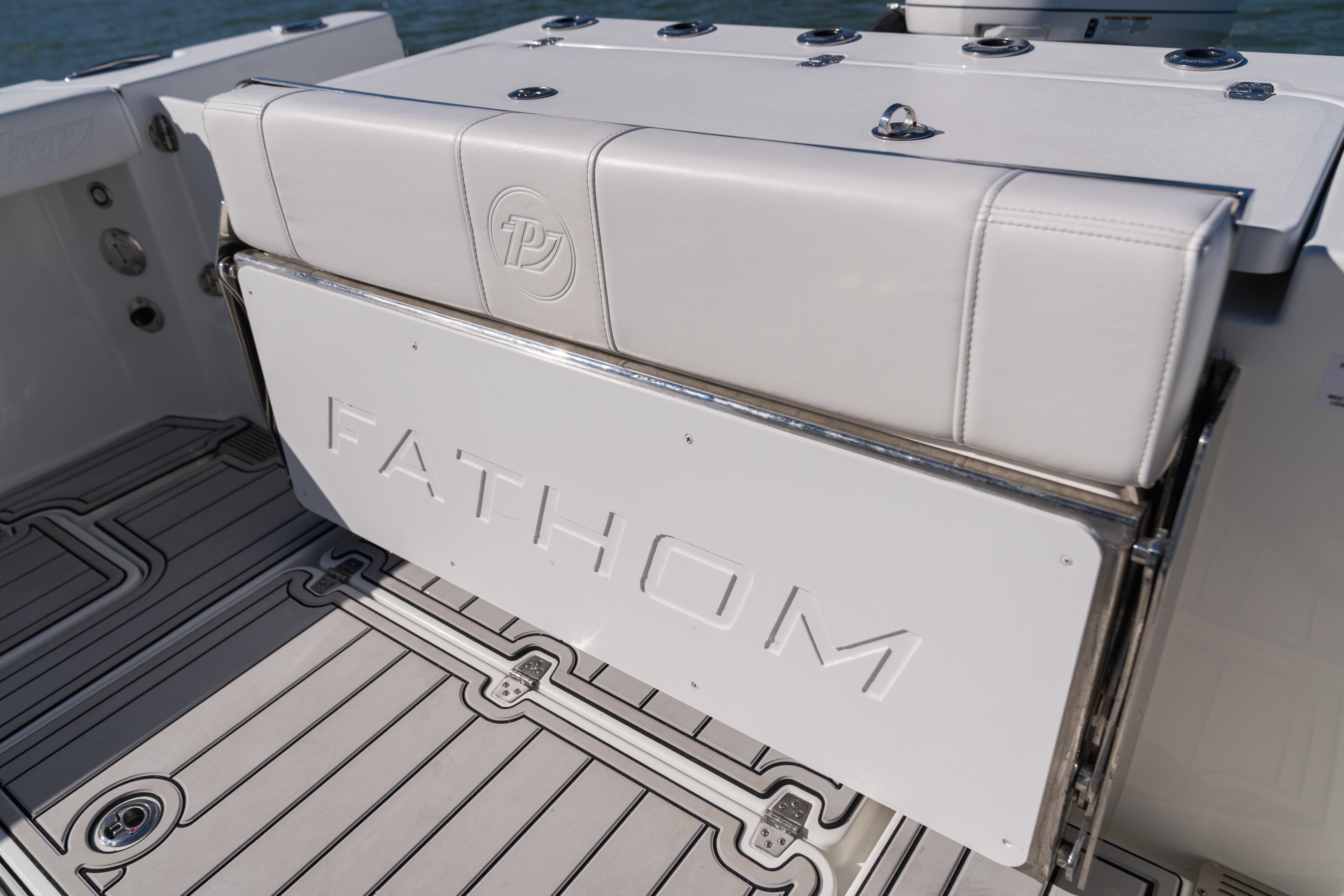 Parker Boats 254 Fathom Interior 17