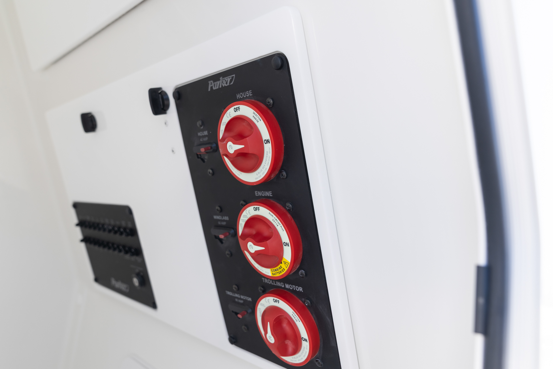 Parker Boats 254 Fathom Interior 33