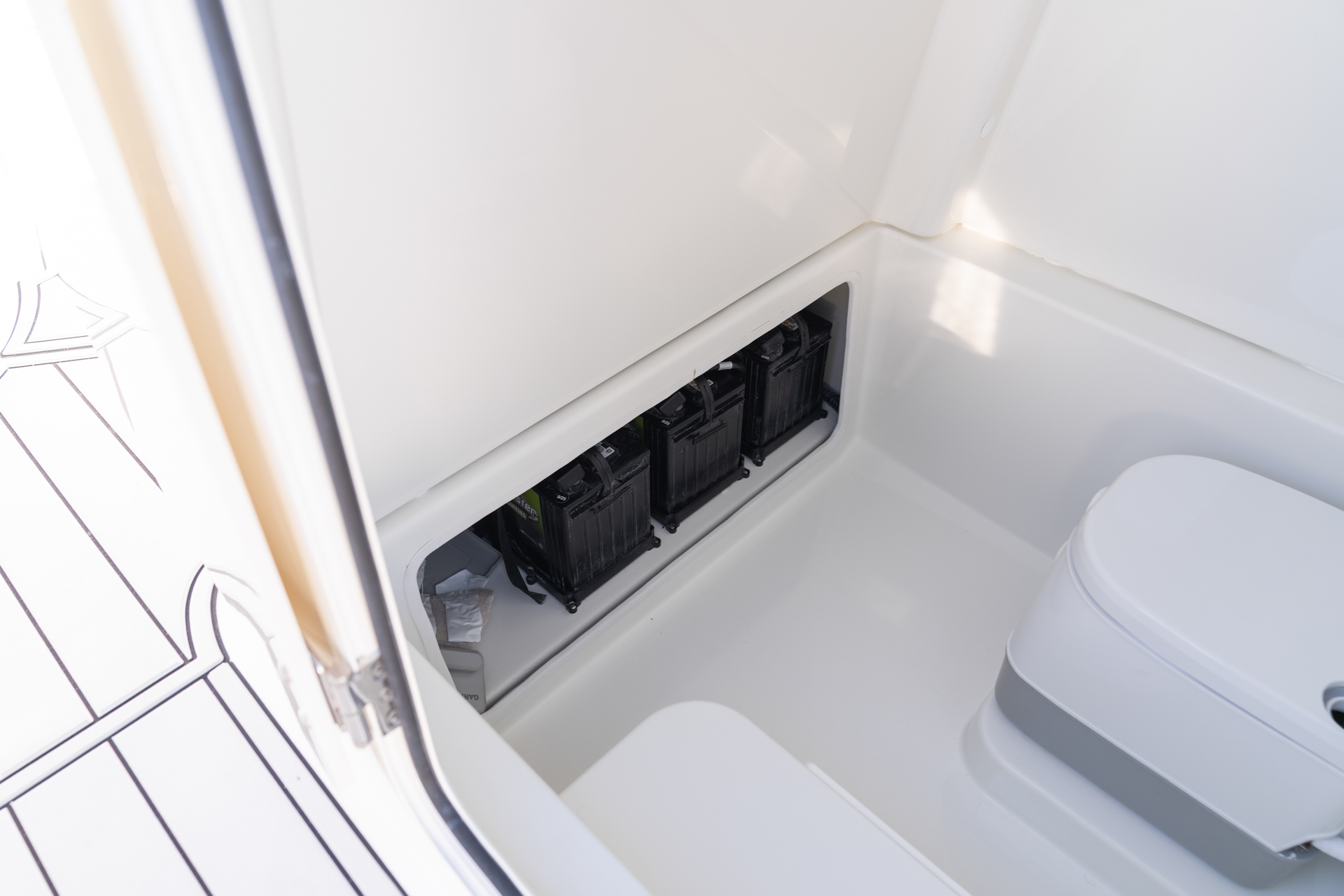 Parker Boats 254 Fathom Interior 34